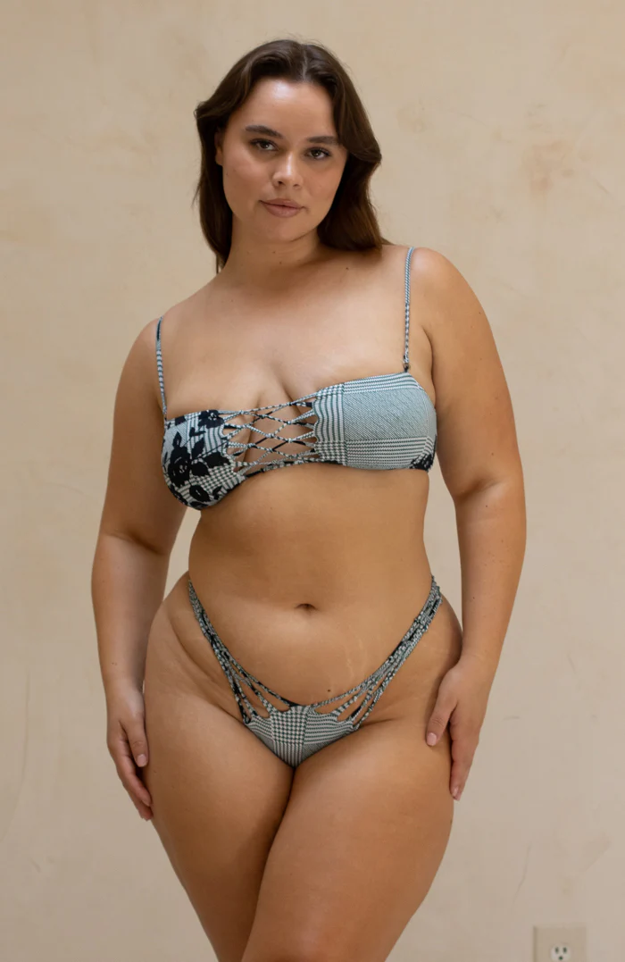 L'Amour Black Roses Interlace Bandeau Bikini Top - Image 12